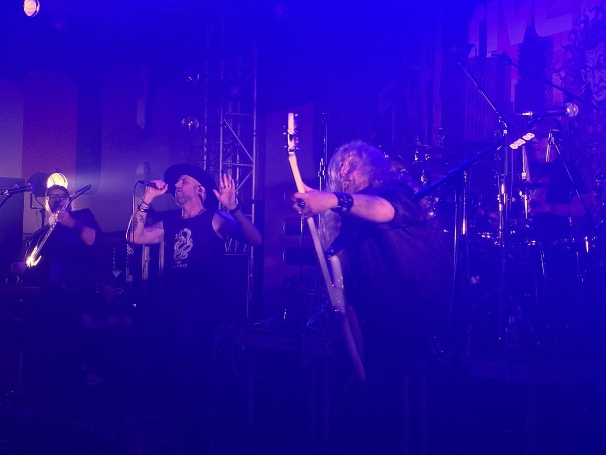 DAISHIBU's tweet photo. ポスト失敗してたので再投稿😭 RivetSkull終了。1曲も知らなかったけど、本格的なハードロックバンドでした。Judas Priestとか純メタルが好きな人が好きそうです。Trick or Treatと順番逆になっちゃった😭#RivetSkull #FreedomCall https://t.co/z9PIbRJyK0