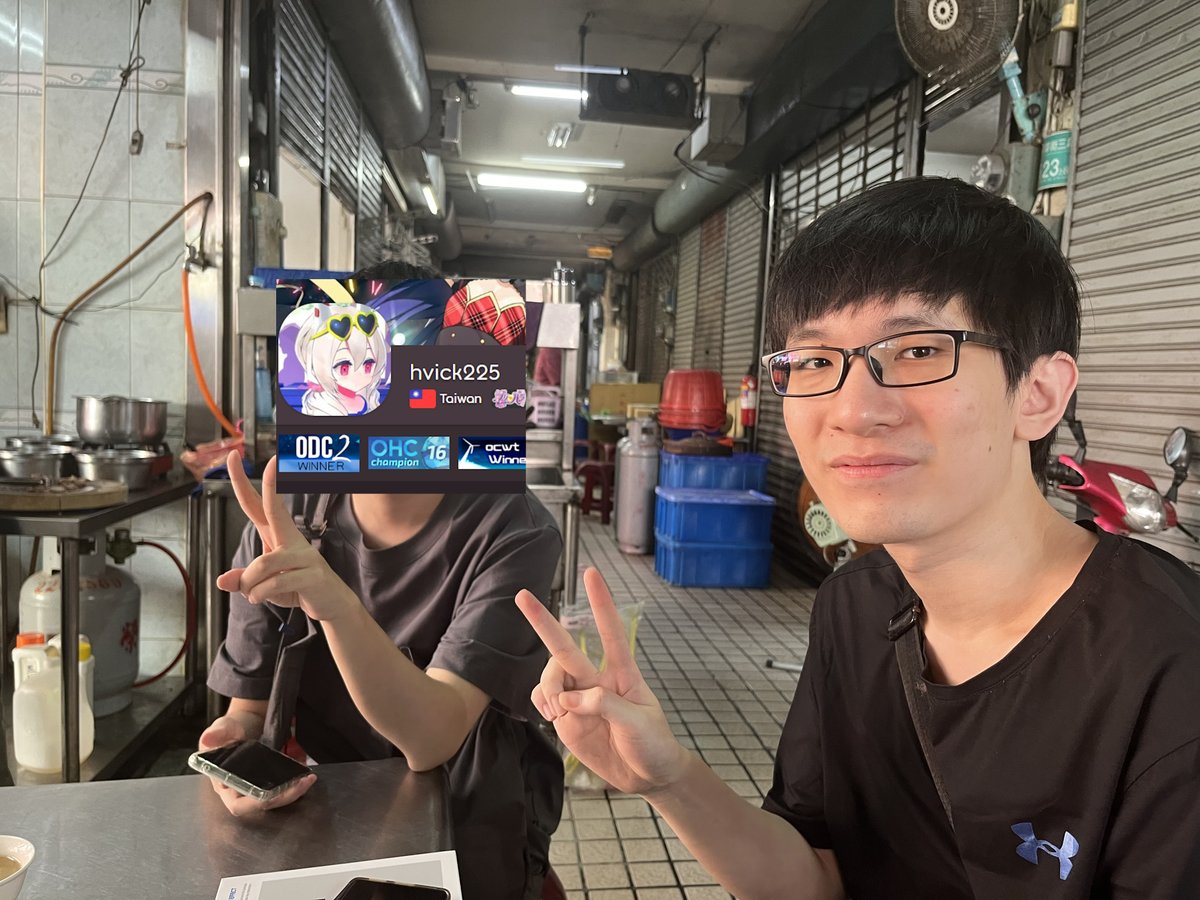 the first time meetup with hvick225
the funny thing is this is the first time in 10 years😆
(we were mutual since 2016)