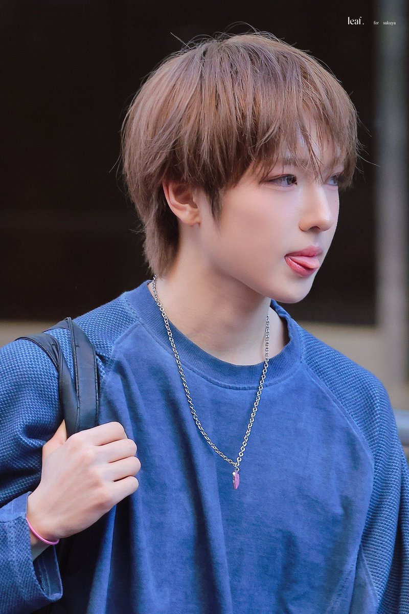 갈발하니깐 진짜 남자애 같고 막 그럼..

막 콧김이 윅윅 뿜어져 나온다