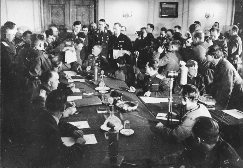Jabollissimus's tweet photo. 8 maja - rocznica kapitulacji sił zbrojnych III rzeszy. To doskonały moment, by przypomnieć niemcom - narodowi morderców i złodziei, że nigdy nie zapłacili za ludobójstwa, zbrodnie, niewolniczą pracę i grabież. #reparationenmachenfrei #GermanDeathCamps https://t.co/Eu8iEs66W2