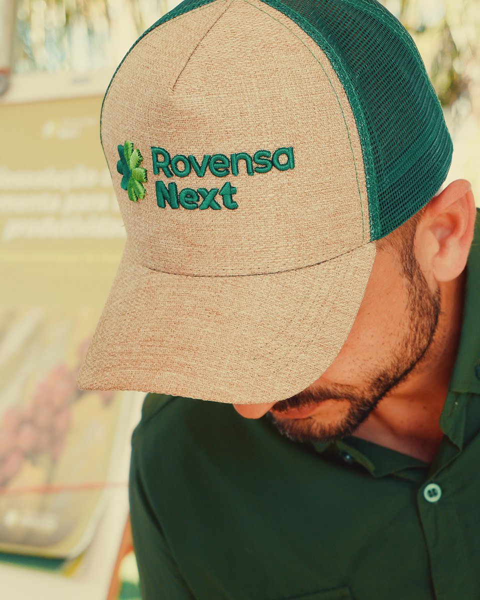 RovensaNext's tweet photo. 🚜🌱 Knowledge in action. Productivity in motion.
 
Last week, agriculture came to life in the field with the first edition of the Productivity Rally in Patrocínio (MG), Brazil, an initiative that brought growers, experts and innovation together where it matters most: on the field.
 
Through hands‑on experiences, reference farms and direct exchange with specialists, the event showcased how technology, agronomic decisions and practical knowledge can truly impact productivity and coffee quality, especially at such a strategic moment ahead of harvest.
 
Beyond the results, what really stands out is the power of sharing knowledge in a practical, accessible way, strengthening local agriculture and building long‑term value for growers.
 
👏 Congratulations to the Brazilian team and all partners involved for turning learning into action and driving continuous evolution in the field.

@RovensaNextBr 

#BiosolutionizeAgriculture #OurPeople #RovensaNext #RovensaNextBrazil