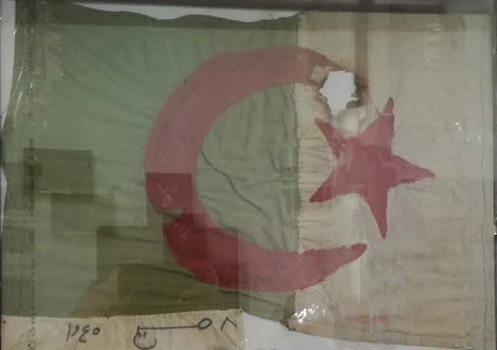 abddaha90's tweet photo. هذا العلم الذي كان يحمله الشهيد سعال بوزيد عندما سقط برصاص جنود الاستعمار الفرنسي خلال المظاهرة السلمية صباح الثلاثاء 8 ماي 1945 بسطيف https://t.co/IhWpkoSwTW