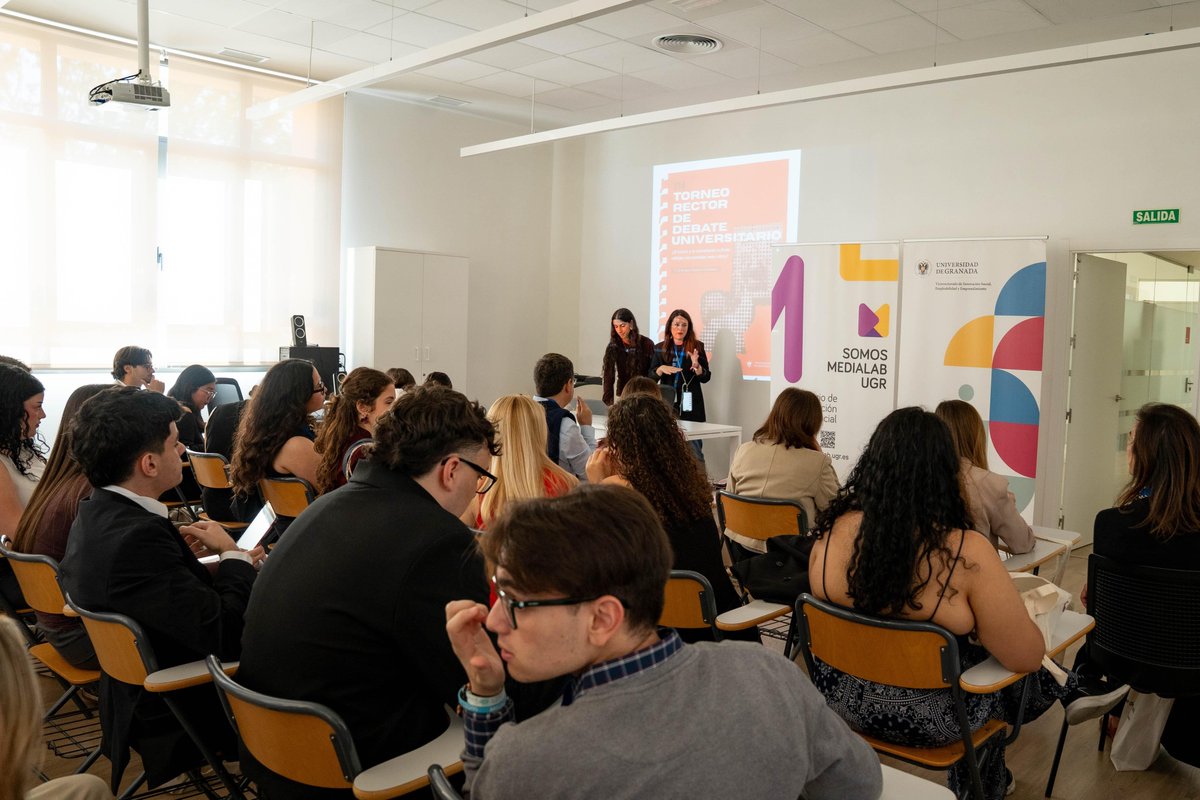 MedialabUGR's tweet photo. Así se ha vivido la sesión de esta mañana del III Torneo Rector de Debate Universitario, celebrado en el Espacio V Centenario.

El talento universitario volvió a demostrar que el diálogo sigue siendo la mejor herramienta para construir conocimiento 🎤✨

@debateugr @CanalUGR https://t.co/TuB1mOYTTw