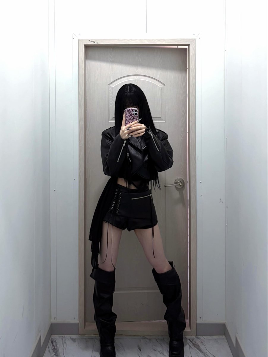 데이 tweet media