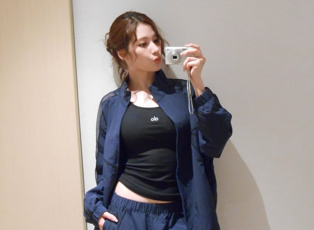 thinking about sana tweet media