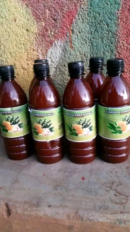 Bashong_Gray's tweet photo. L'idée d'entreprendre m'est venue depuis 2017, juste le jr où j'avais lancé cette boisson locale en mémoire d'un notable et héros vivant de #BIRAVA au nom de Muhindo Migabo dit #SIMBA.
Depuis là,je medemande tjrs si les gens ont déjà vu?
Comnt ne pas soutenir un enfant coe moi?😔 https://t.co/7s4SrIxRJz