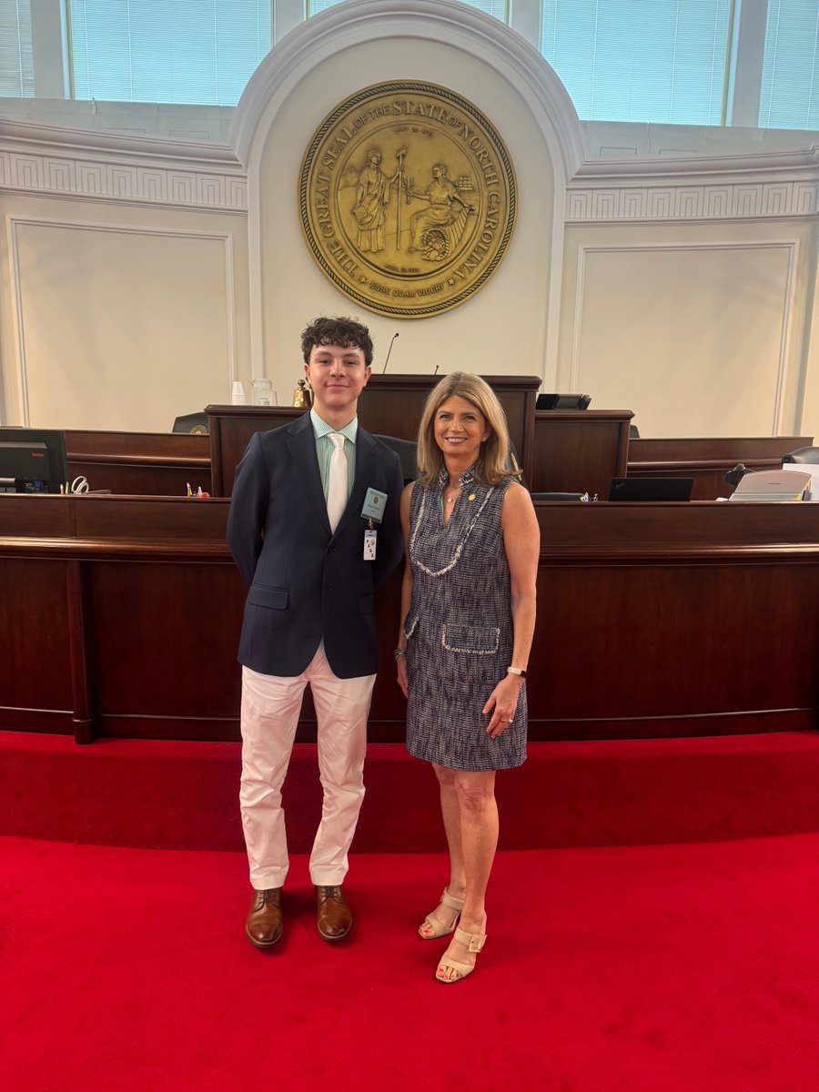 LisaStoneBarnes's tweet photo. Thank you to our recent Senate pages, Grant Sabattus and Aaliyah Aleryani, for their hard work and dedication. I hope you enjoyed your week at the NCGA!

Wishing you both continued success in the future!

#ncpol https://t.co/MryDzfOTRn