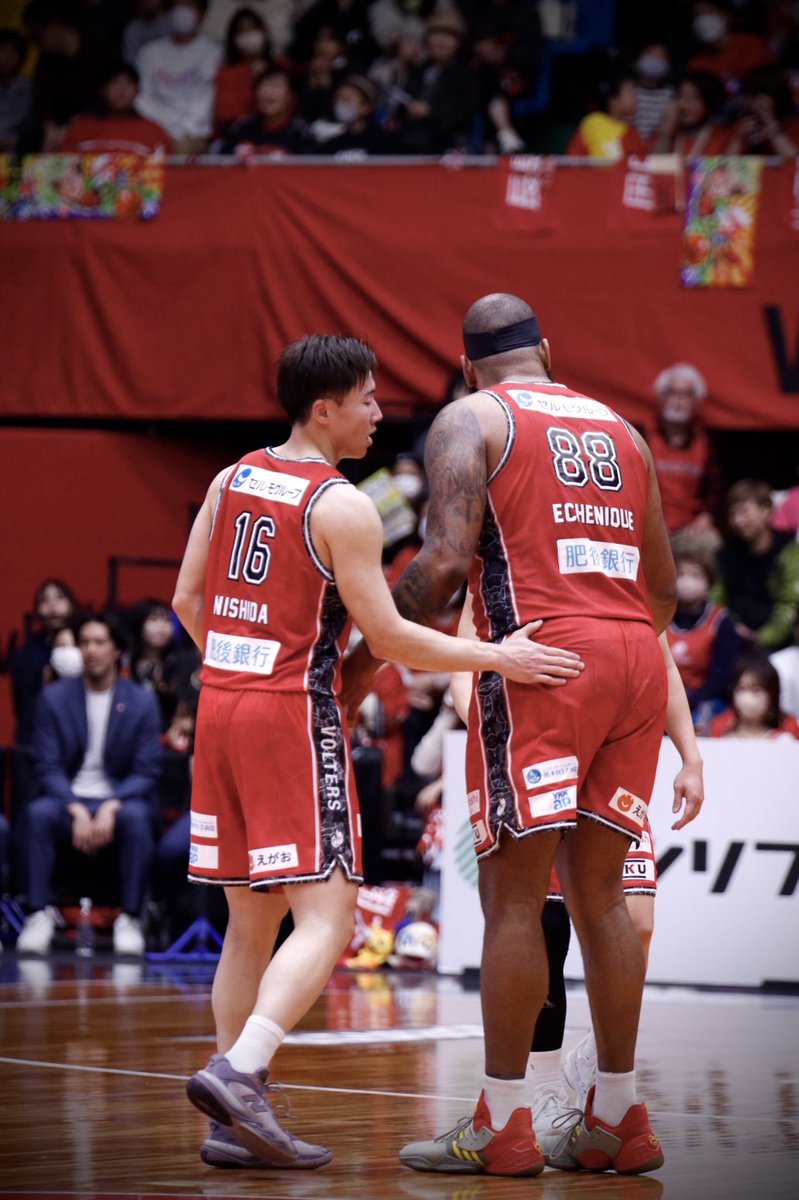 ayaaaka222's tweet photo. タッチ強めな公陽だった事はよーーく覚えてる！

#熊本ヴォルターズ
#西田公陽
#グレゴリーエチェニケ https://t.co/C3B9E2Ehbh