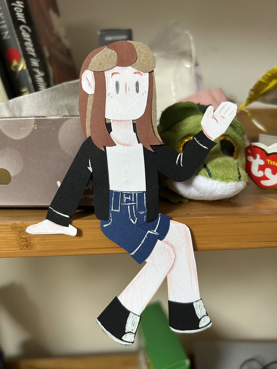 Ace_of_Arrows_'s tweet photo. A little Pearl on the shelf <3
#pearlescentmoon #pearlescentmoonfanart https://t.co/Cm2yWTgYfm