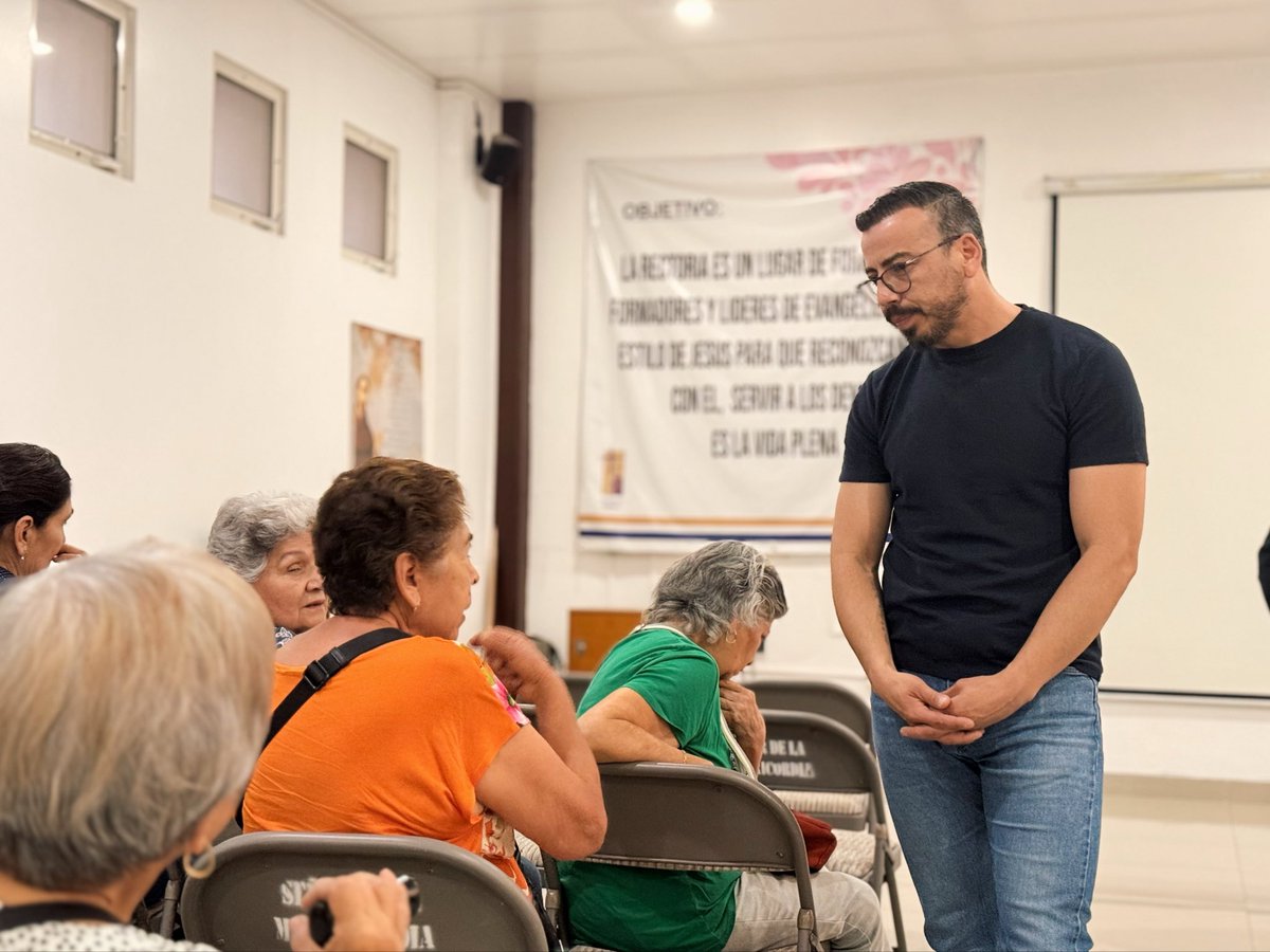 gerardobarrosor's tweet photo. La colonia Las Plazas es ejemplo de participación ciudadana y trabajo en equipo. 🤝✨

Visitamos a las y los vecinos para escuchar, atender sus peticiones y seguir construyendo juntos una mejor colonia para todas y todos. https://t.co/J3eXGnkFQC