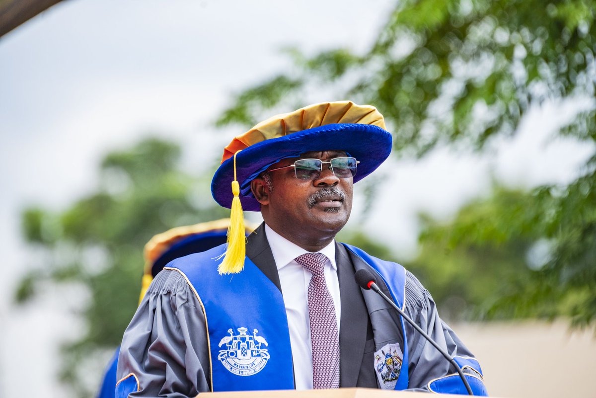 nwscug's tweet photo. @NWSCMD reminded everyone why we exist:
“The customer is the reason we are here.”
He highlighted the Corporation’s strong performance. UGX 17 Billion cost reduction strategies has seen the utility invest in #Water4All projects — and urged staff to focus on customer satisfaction. https://t.co/e3bvDkFXN0