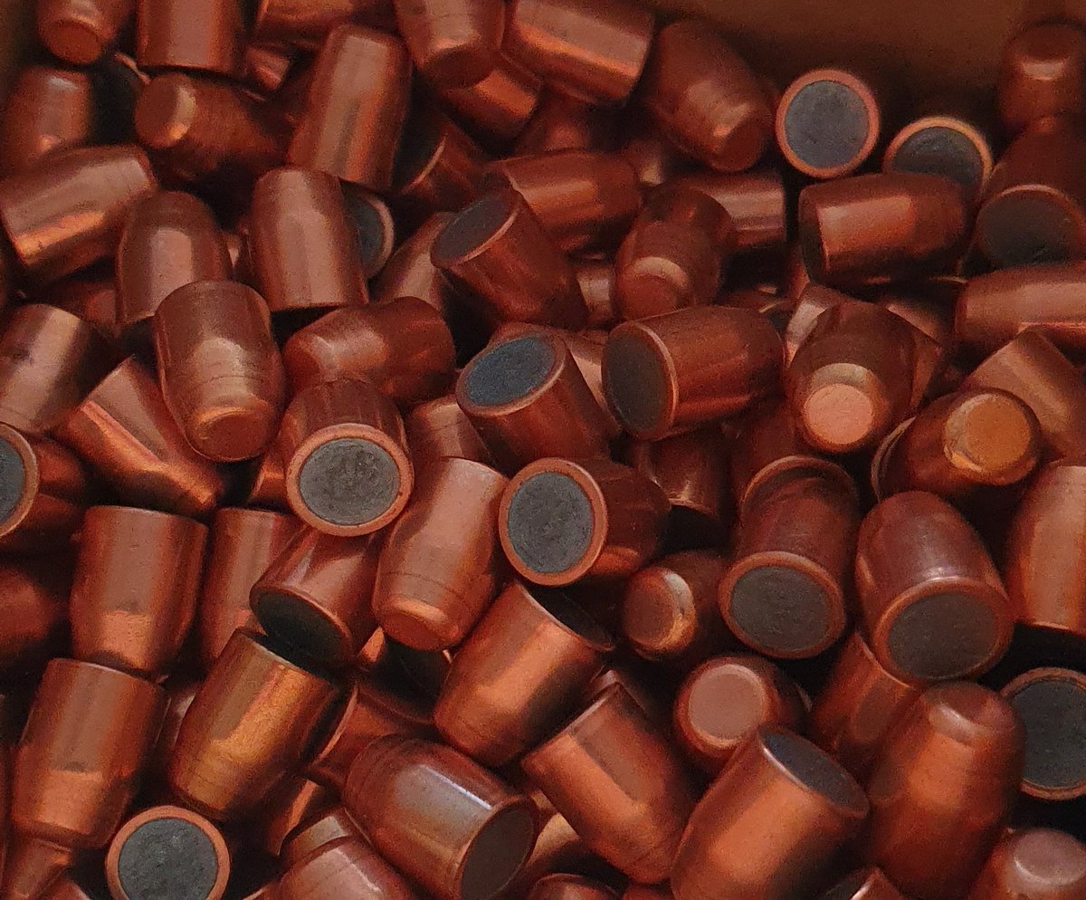 storahagen's tweet photo. Ska ladda lite 40S&W #handladdning #reloading #skytte https://t.co/6gS9fKKogx