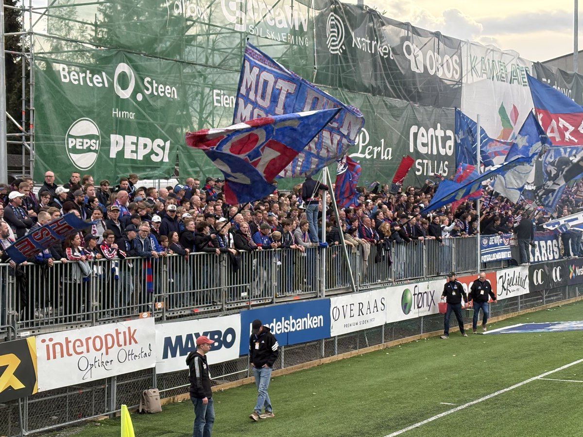 TUnderhaug's tweet photo. For en gjeng! 🔵🔴 https://t.co/JJvPUYprIG