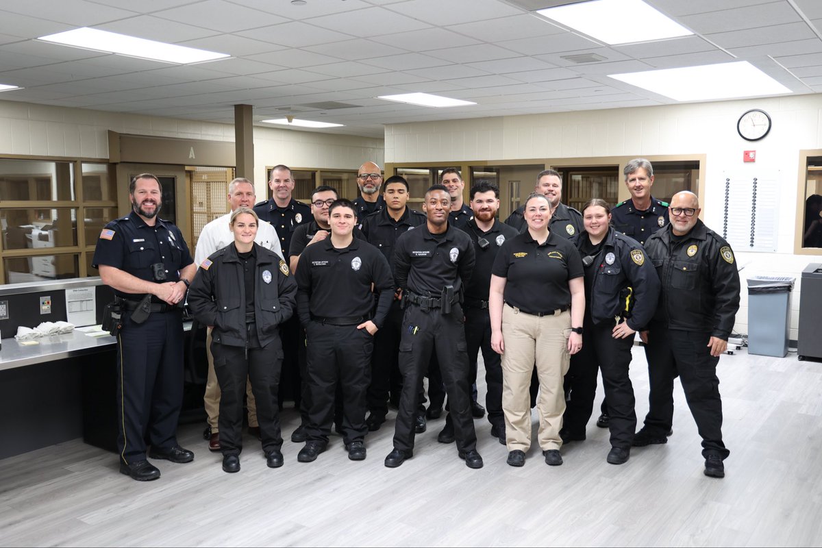 GarlandPD's tweet photo. As National Correctional Officers Week comes to a close, we want to once again recognize and thank the dedicated men and women who serve in our detention facility each and every day.

Our detention officers work around the clock 24/7/365 to maintain safety, order, and professionalism behind the scenes. Their commitment, teamwork, and attention to detail play a critical role in the overall mission of the Garland Police Department.

Thank you to all of our Detention Officers for your hard work and continued dedication to serving our community. We appreciate everything you do, not just this week, but all year long.

#CorrectionsWeek #DetentionOfficers #PublicSafety #ThankYou
