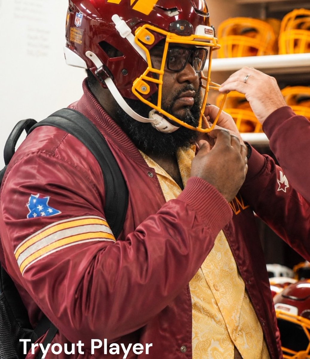 redzoneinthelab's tweet photo. anybody know what this facemask is called?
#tryoutplayer #raisehail https://t.co/NnDF3f3c5X