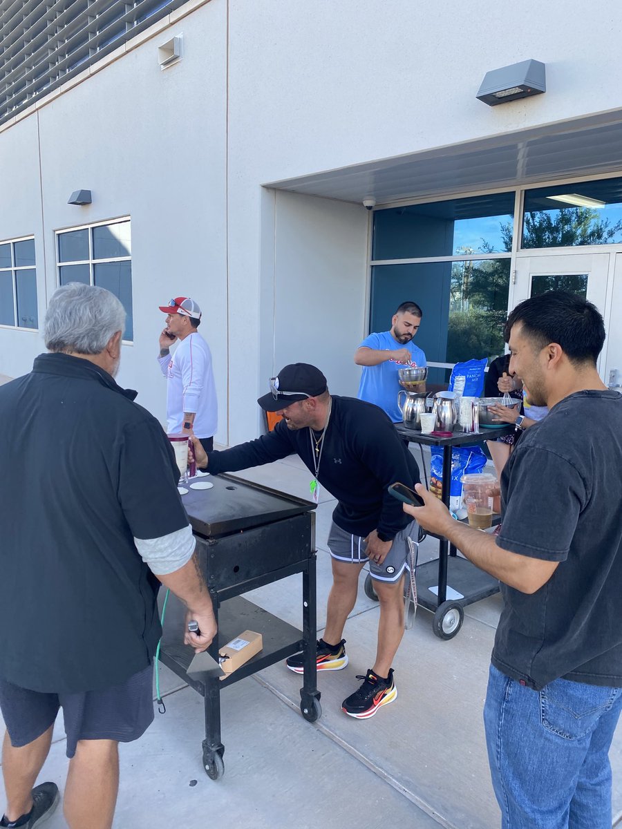 Coach_E_Cano's tweet photo. Our Yearly Teacher appreciation Pancakes 🥞 !! Thank you teachers for everything you do for our kids. Thank you Cheer, football coaches &amp; players for helping out! 
Go Dawgs! 
@Socorro_HS1 https://t.co/hMUEpwVvct