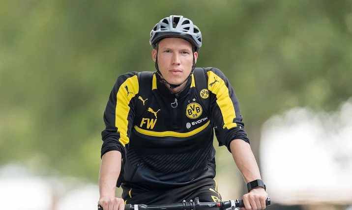 Joniath_'s tweet photo. Preparador físico del BVB de 2009  a 2025, Florian Wangler https://t.co/q6HUgK5VKF