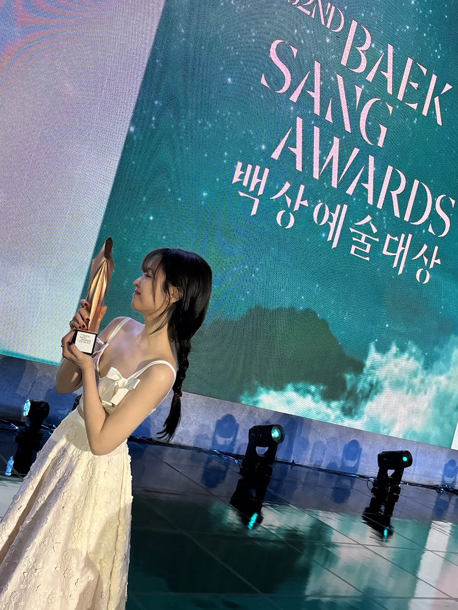 𝐁𝐨영 tweet media