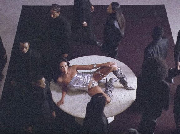 solange hourly (@solangehourly) on Twitter photo 