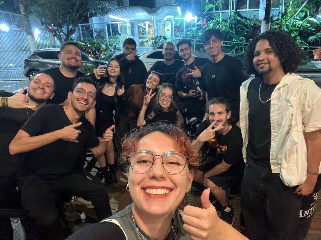 danielhe4rt's tweet photo. feliz de reunir uma galera da he4rt no pub presencial depois desses quase 3 anos off 💜 https://t.co/hCjtPrPL7H