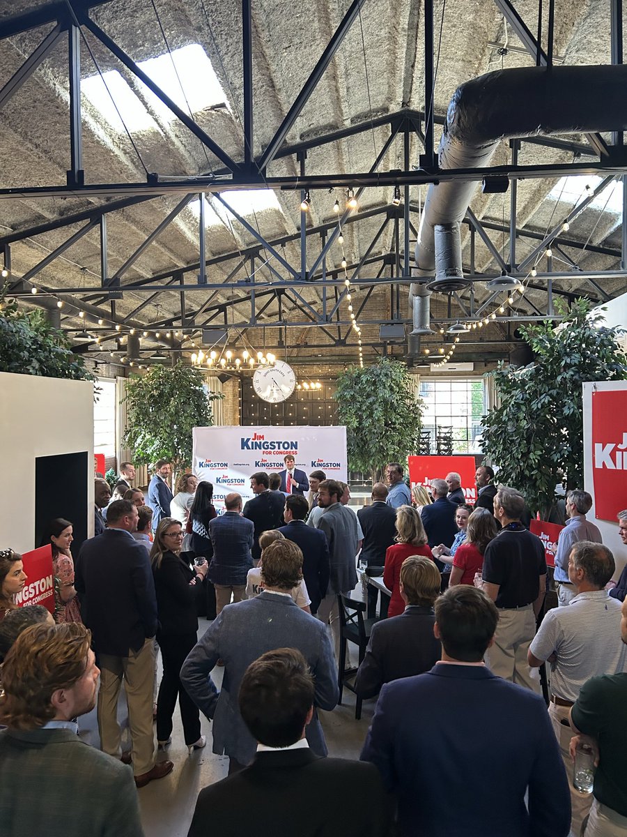 JimKingstonGA's tweet photo. Thank you @SteveScaliseGOP for coming down to Georgia’s 1st District to help us get out the vote! 

Team Kingston is working day and night leading up to Election Day to win on May 19th. 

Find your polling location by going to https://t.co/9qeHb5VRc0. https://t.co/knM7ycAd8U
