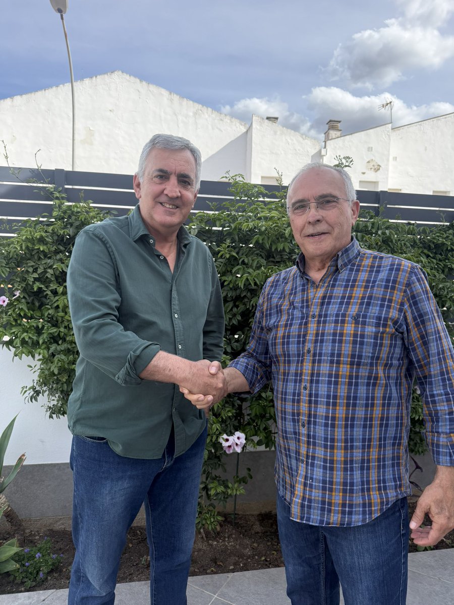 cppenarroya's tweet photo. Ramón Delgado | Director Deportivo 

Es un placer para nosotros anunciar que Ramón será eldirector deportivo para la próxima temporada.

Queremos agradecerle profundamente su valentía, ilusión y compromiso por volver a coger el timón en un momento clave.

Bienvenido de nuevo 🖤💛 https://t.co/wR0ONQzHYX