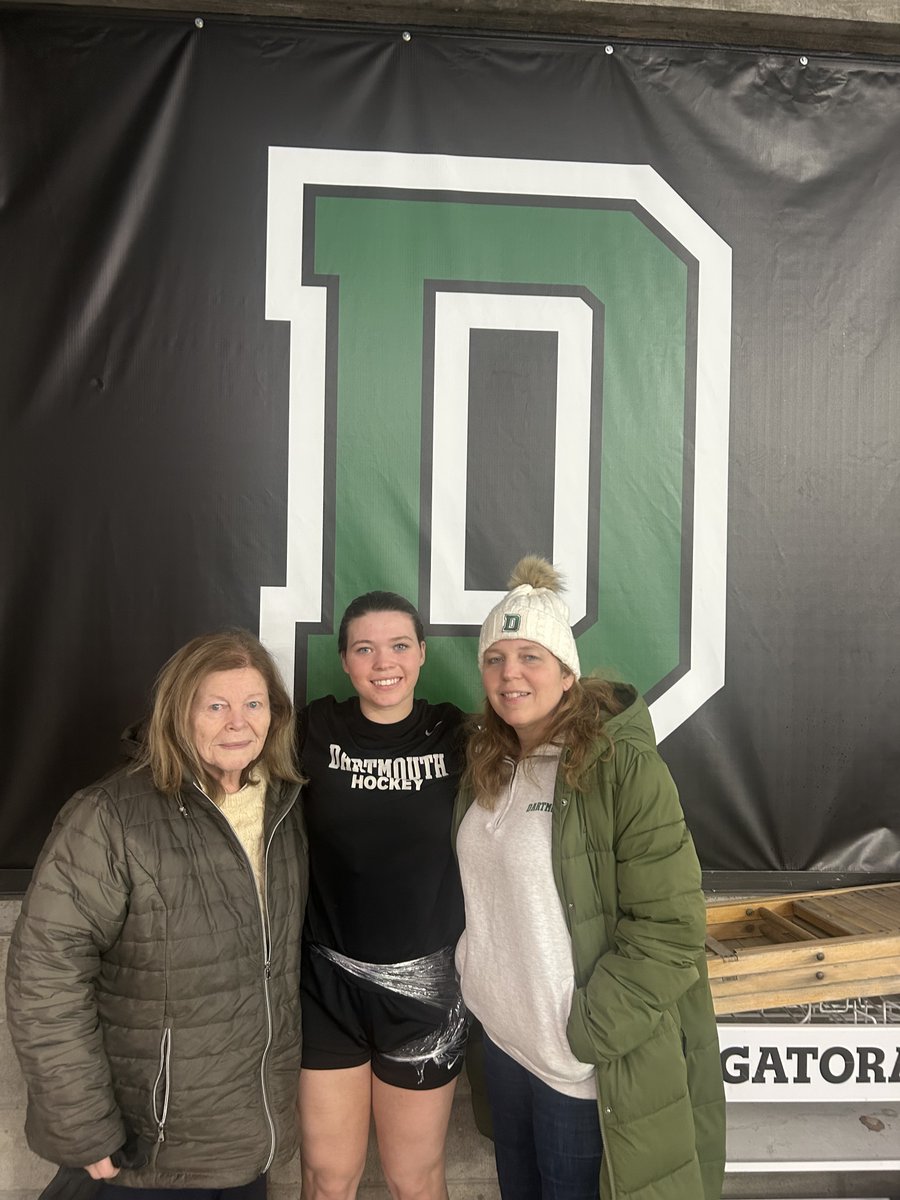 Dartmouth_WIH's tweet photo. We wouldn't be where we are today without our moms.

Happy Mother's Day to the best hockey moms!

#GoBigGreen | #TheWoods https://t.co/f2FAVotV9D
