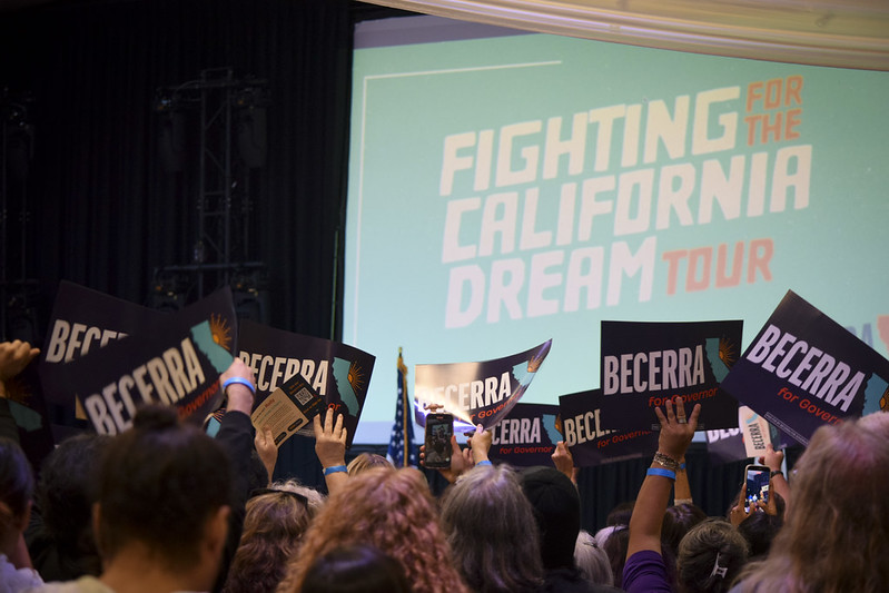 UFCWWSC8's tweet photo. UFCW 770 members attended UFCW Western States Council-endorsed Xavier Becerra's campaign tour in Oxnard last night, drawing hundreds of supporters and community members to a town hall focused on affordability, housing and healthcare. https://t.co/qu9tx9T0a2