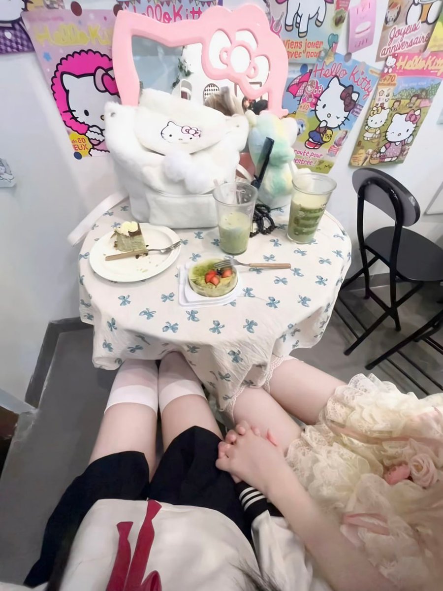 玩过多人的  有没有试过双胞胎姐妹的   会不会有在插同一个人的感觉呢   还是会觉得更爽☺️ https://t.co/i3fhN3dGcm