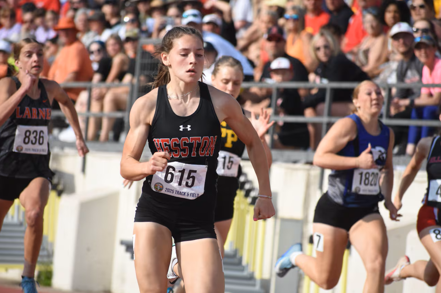KWCH12's tweet photo. TRACK TRACKER: Check out the best times and distances across Kansas and names to watch as we draw closer to State!
https://t.co/kWZVrd2JvG
https://t.co/L9hVWy9mUP
#catchitkansas #kwch12 https://t.co/xlYizE14RA