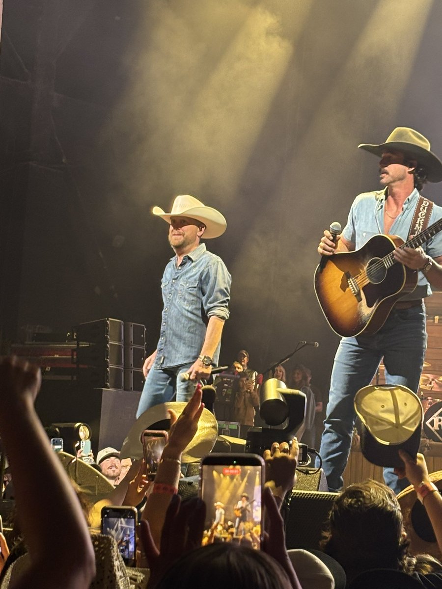 Saw Justin Moore and Riley Green in concert last night… loved it!!

Now took us almost 2 hours to get home to our home in Charlotte… who do I complain to about this?!?!? 🤣😂🤣 dang concert traffic <a href="/JaxTiger_95/">Sam Hendrix</a>