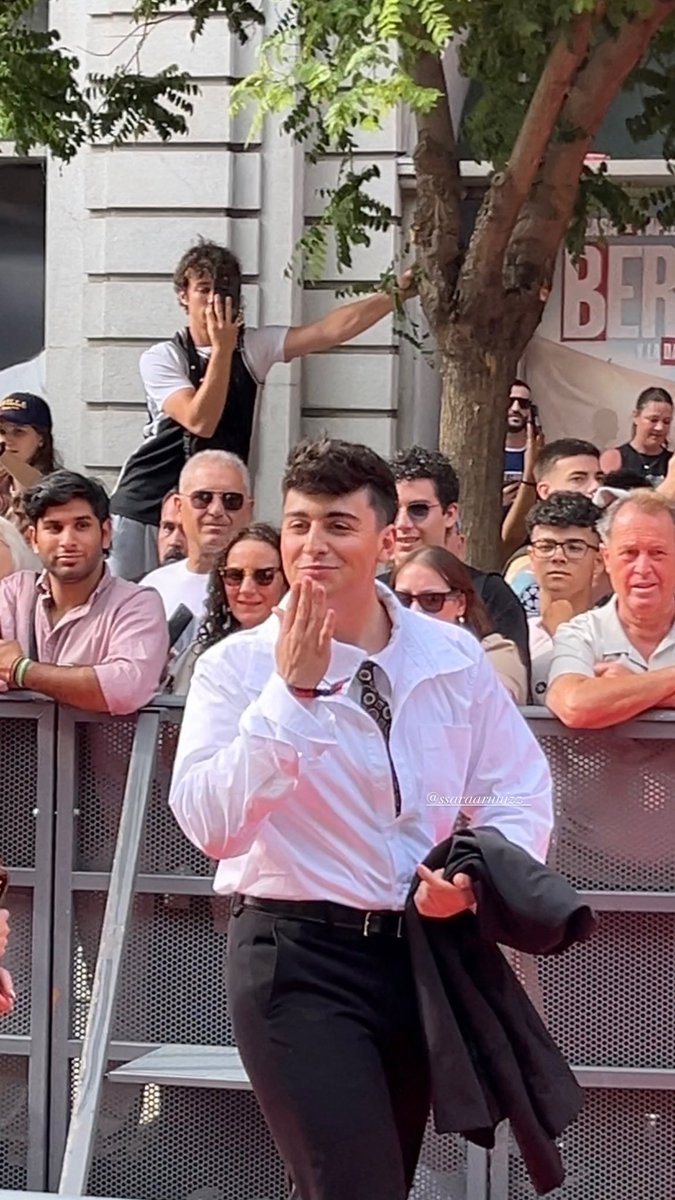 #juanjobona en la premiere de #berlinyladamademarfil en #sevilla 🤍