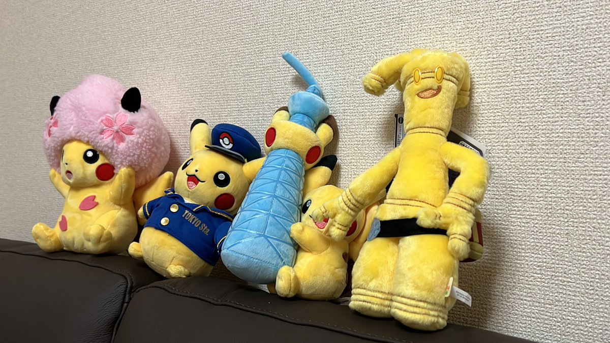 anbasavlrt's tweet photo. もうフィギュア棚にポケモンが収まりきらんのだが https://t.co/jrO9UIHBoC