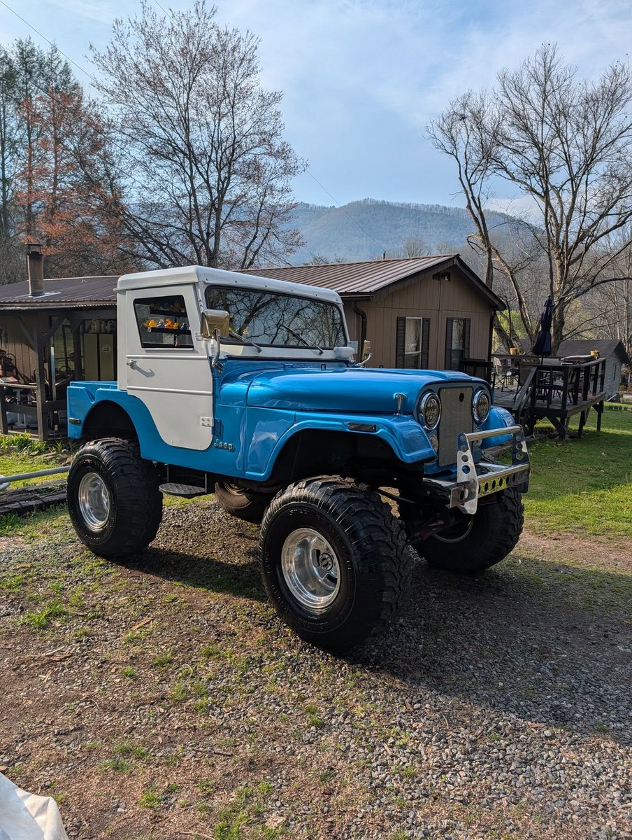 Quadratec's tweet photo. Some of our Fan Friday submissions from last week! 🤲 
#FanFriday #Quadratec #Jeeplife #Jeep #Bronco https://t.co/xjir1lgwDv