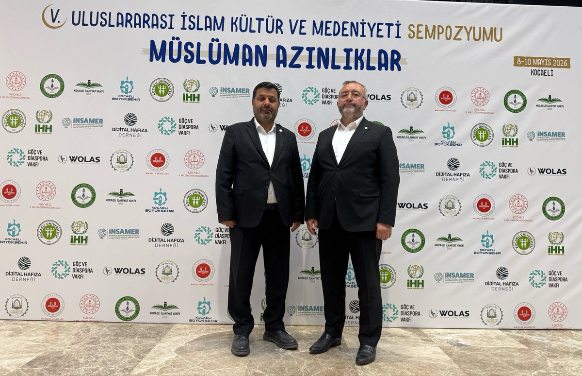 abdlhaslan's tweet photo. Kocaeli’de bugün başlayan ve üç gün sürecek olan V. Uluslararası İslam Kültür ve Medeniyeti Sempozyumu’na, Kocaeli İl Başkanımız Sn. Ali Çiftçioğlu ile birlikte katılım sağlayarak; bu yıl “Müslüman Azınlıklar” başlığı altında gerçekleştirilen ilmî müzakereleri takip ettik.

Farklı coğrafyalarda yaşayan Müslüman toplulukların karşı karşıya bulunduğu meselelerin yanı sıra; kimliklerini koruma, toplumsal barışa katkı sunma ve birlikte yaşama kültürünü güçlendirme yönündeki çabaların ele alındığı sempozyum, kıymetli değerlendirmelere vesile olmuştur.

Bu anlamlı organizasyonda emeği bulunan tüm kurumlara, akademisyenlere ve katılımcılara teşekkür ediyor; sempozyumun insanlık adına hayırlı sonuçlara vesile olmasını temenni ediyoruz.