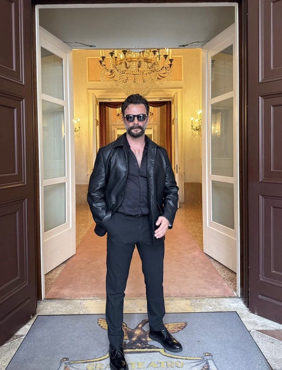 Kwiek93766367's tweet photo. wunderschönen 🤩 guten Abend mit unseren schönen stern 🌟 🌟 

#GökberkDemirci GökberkDemirci ❤❤ https://t.co/zMaXZWN0wl