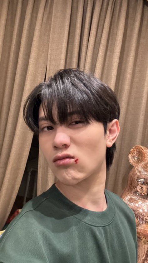 Angelessyy's tweet photo. โครตเหมือนแมวเด็กอะน่าเอ้นดูจังวะอยากลูบหัวอะชั้นรักต้นหลิวมากจิง ๆ 😭😭😭😭😭🫳🏻🫳🏻🫳🏻🫳🏻

#ต้นหลิวเด็กจิ๋ว #tonliewmtp https://t.co/10NZcjI5vd