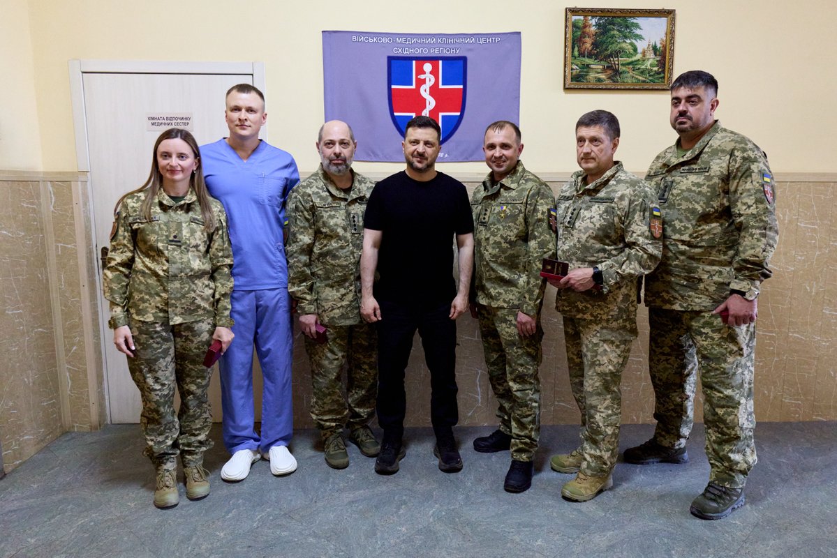 In Dnipro, I visited our warriors who are undergoing treatment after being wounded. I thanked them for their service to Ukraine, for their strength and resilience, and presented them with state awards.

I also spoke with the hospital medical staff and presented them with the