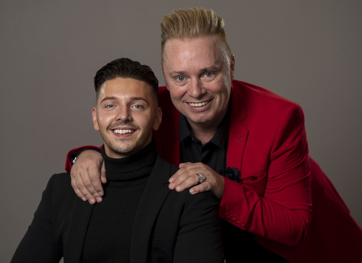 🔴🇬🇧 ALERTE INFO — Barrie Drewitt-Barlow, présenté au Royaume-Uni comme l’un des premiers pères gays ayant eu recours à la GPA, a été inculpé avec Scott Drewitt-Barlow pour viols, agressions sexuelles et trafic d’êtres humains à des fins d’exploitation sexuelle.

Les deux hommes,
