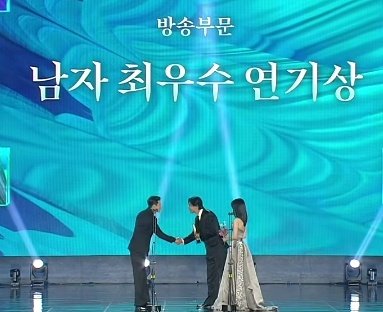 쥰 tweet media