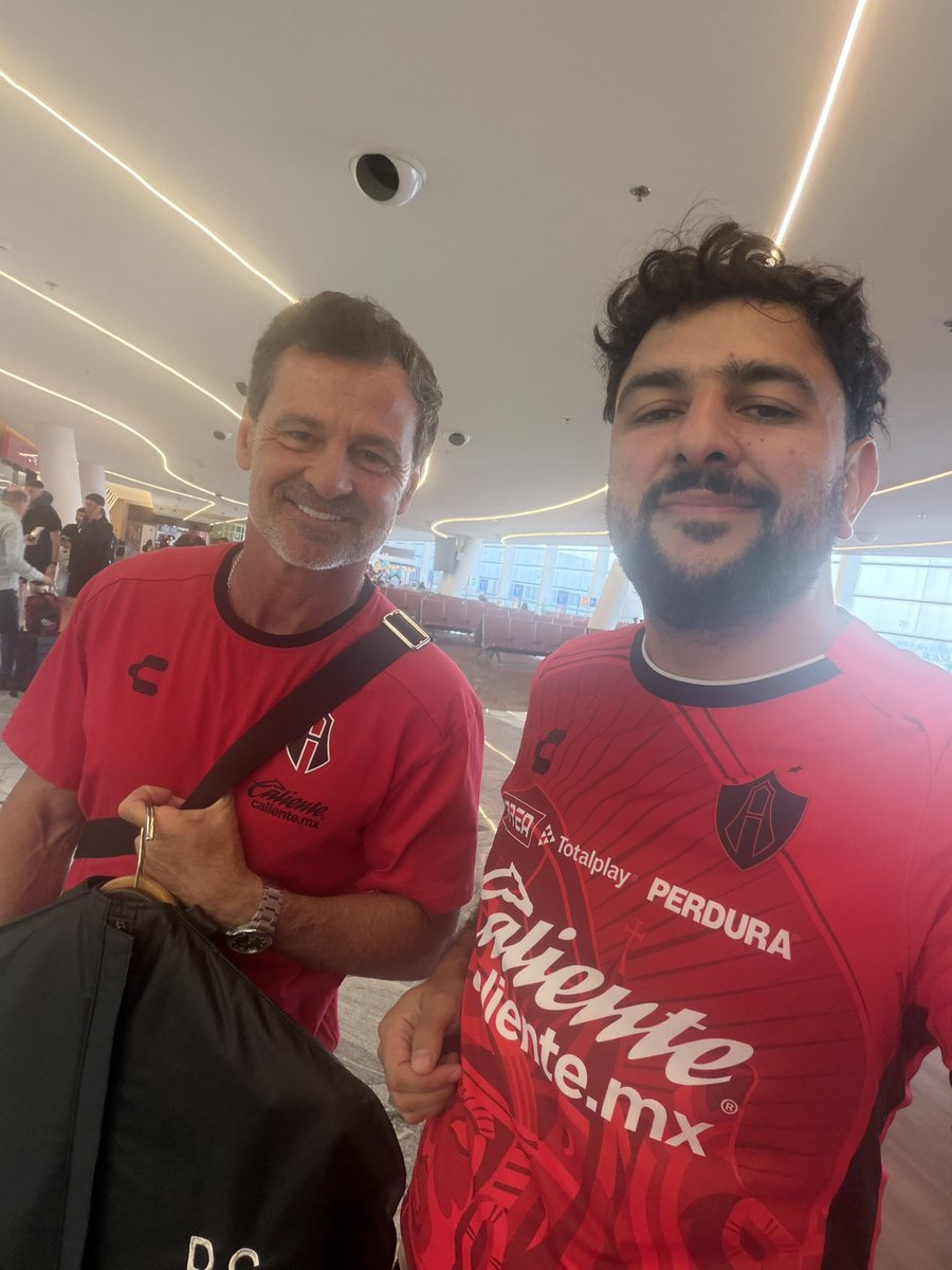 Beto ❤️🖤 tweet media