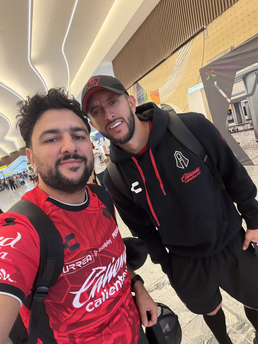 Beto ❤️🖤 tweet media