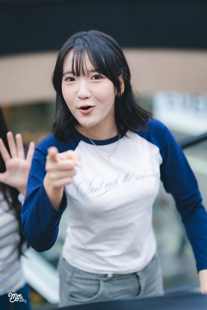 MMGallery48's tweet photo. มิ๊ ~ 💙🤍

#MirinBNK48 #BNK48 #MMGallery https://t.co/UEYCiWbLLX