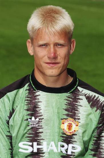 GarySmith83's tweet photo. @90sfootball By far the best https://t.co/eLeyWkzOZE