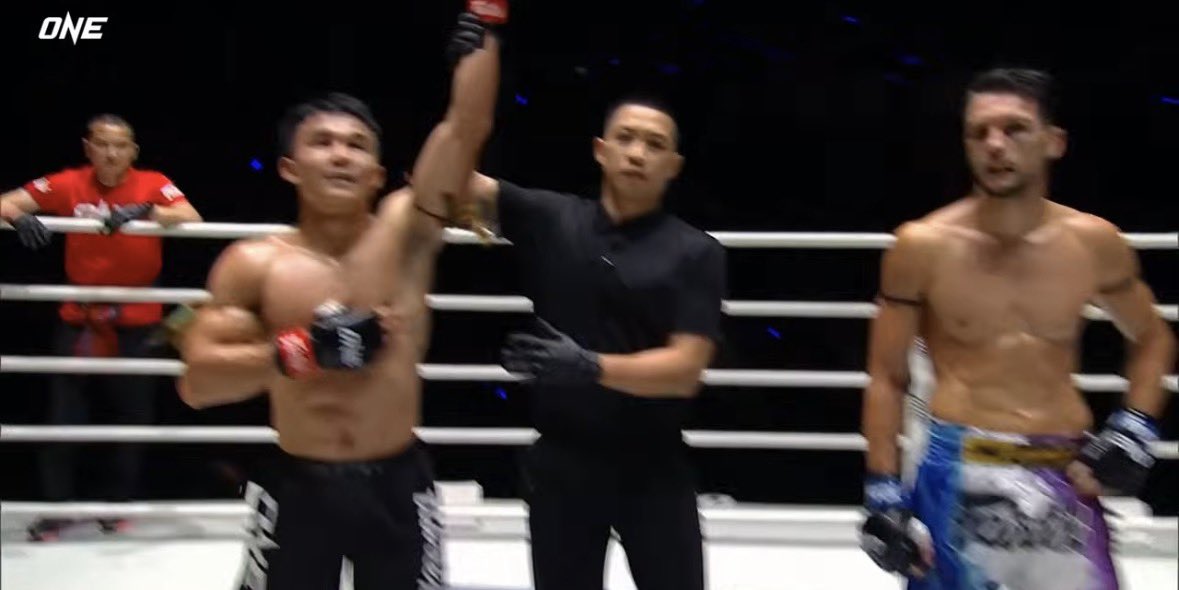 esrmuaythai's tweet photo. Worapon ๐น๐ญ defeats Tom Casse ๐ซ๐ท by decision ๐ฅ๐๐ผ
Tom put on a great shift in his debut, Iโd love to see him back.
Lobo ๐ง๐ท Vs. Casse ๐ซ๐ท sounds fun?๐โ๐ผ
#ONEFridayFights153 #ONEChampionship https://t.co/M7O9KTY8R2