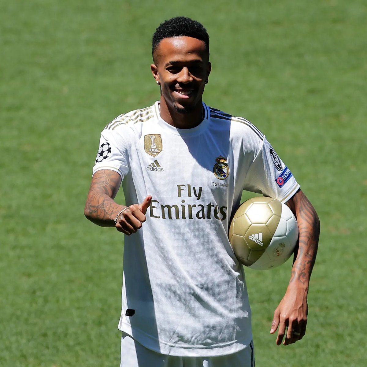 MadridXtra's tweet photo. 🗣️ Eder Militão: “First day at Valdebebas? It was like a dream. It was very special to arrive to the dressing room and see all the names of the players who were playing there: Sergio, Varane, Dani, Toni, Luka… 

Knowing that at that moment I was already one of them, that was incredible.” @GQSpain