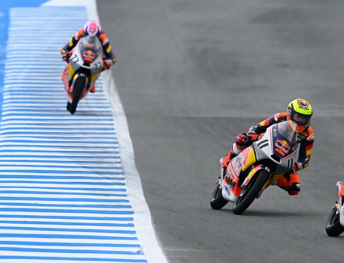 GrassrootsToGP's tweet photo. Benat Fernandez takes pole at Le Mans in Red Bull Rookies

🥇 Benat Fernandez
🥈 ManicMounsey
🥉 Davidgp#11 

4th. Carlos Cano
5th. Fernando Bujosa
6th. Kristian Daniel
7th. Kiattisak Singhapong 
8th. Giulio Pugliese
9th. Travis Borg
24th. Ethan Sparks

#MotoGP #RedBull https://t.co/7ShzbsNjdL