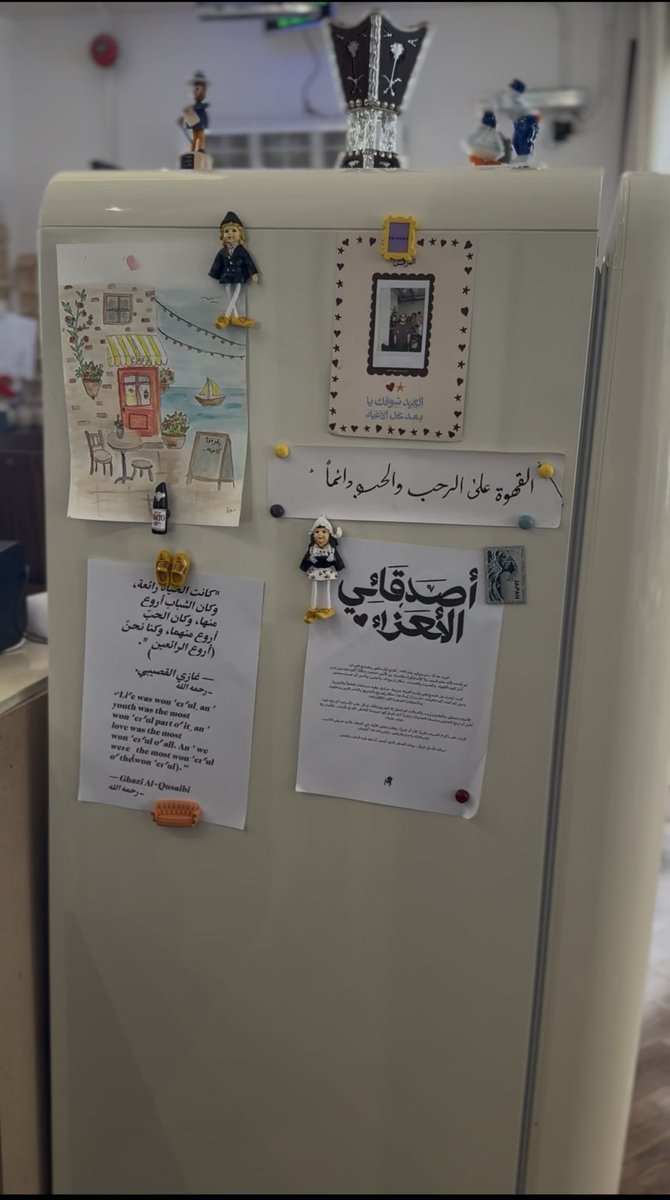 rhbx0's tweet photo. @Kalamashii رحت له بعد توصيتكم ولقيت كرسي فارس😂 https://t.co/C2K6n46wF6