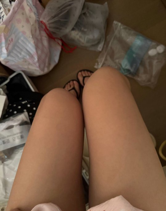谈恋爱后最上头的事就是随时都能做，他一回家我就被抱到床上，衣服都来不及脱 https://t.co/8hA3snTqd4