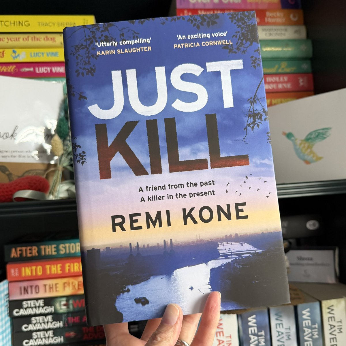 shonaholmes23's tweet photo. ๐๐ฎ#BookPost๐๐ฎ
A stunning piece of book mail has arrived with this copy of #JustKill by #RemiKone
Heard so many good things about this author, canโt wait to discover her writing!๐
Huge thanks to @QuercusBooks for sending ๐
#BookTwitter #Bookblogger https://t.co/SP6K9WAMP6